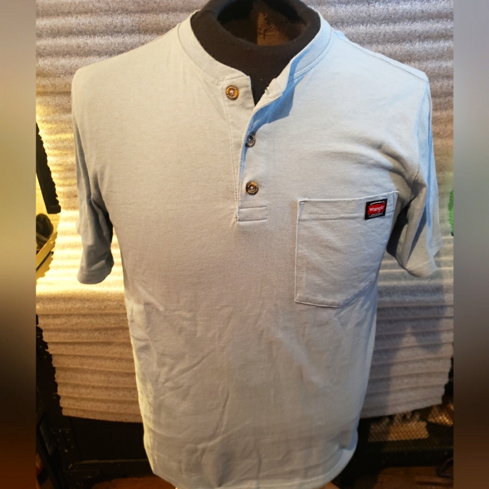 Wrangler Work Wear Henley Size 34-36 Small.   FF95